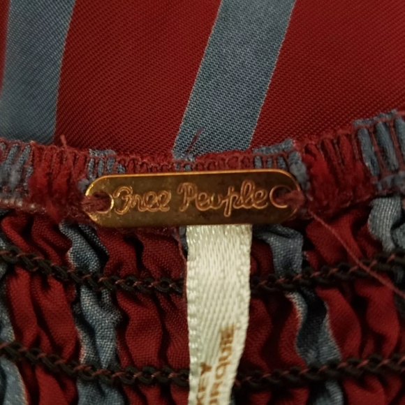 Free People City Girl JumpsuitSize 4 100% viscose. Dry clean only. - Picture 3 of 12